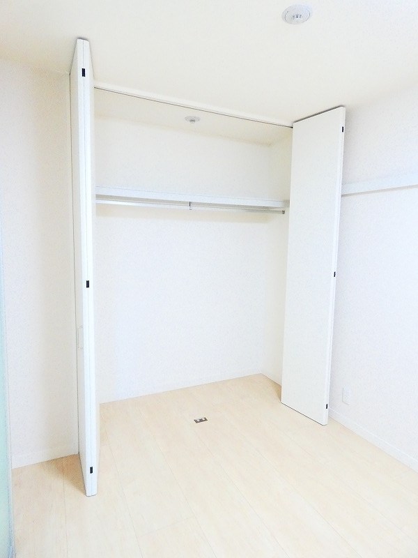 プラザエノモトⅢ 収納
