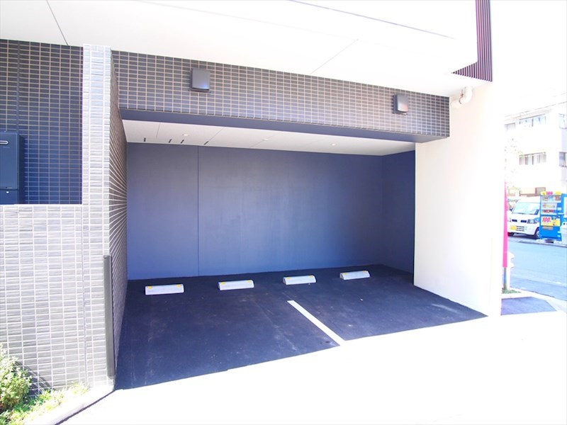 Comfort Residence Nippori 駐車場