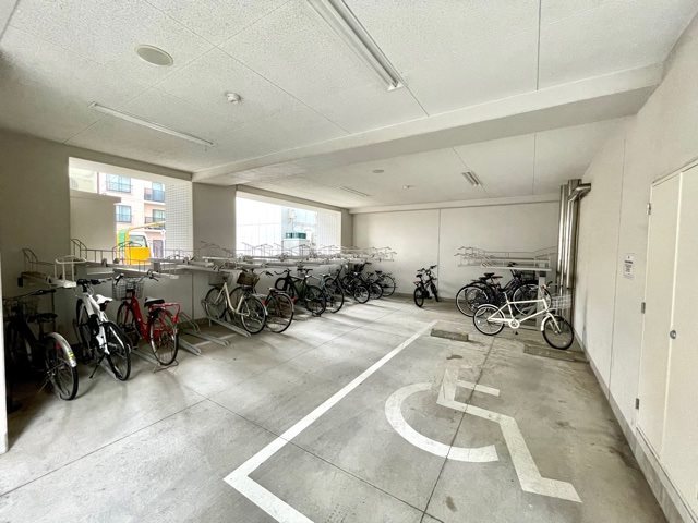 レジディア月島Ⅲ 駐車場