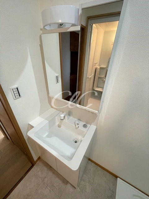 ラインアップ新堀 洗面所