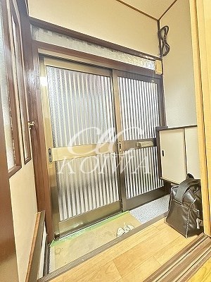 第二高橋貸家  玄関