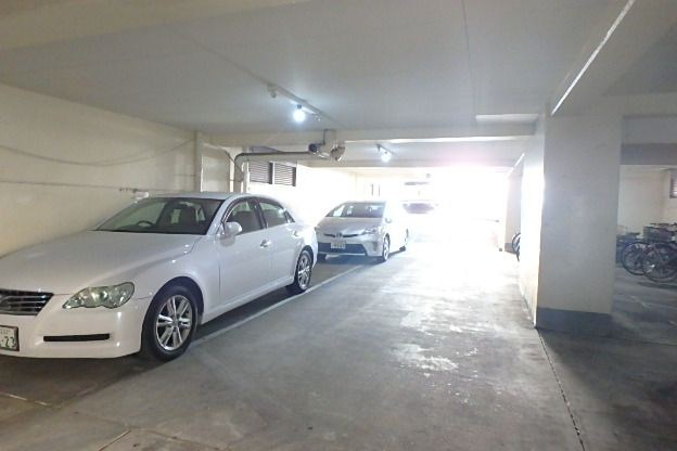 パール仲町マンション 駐車場