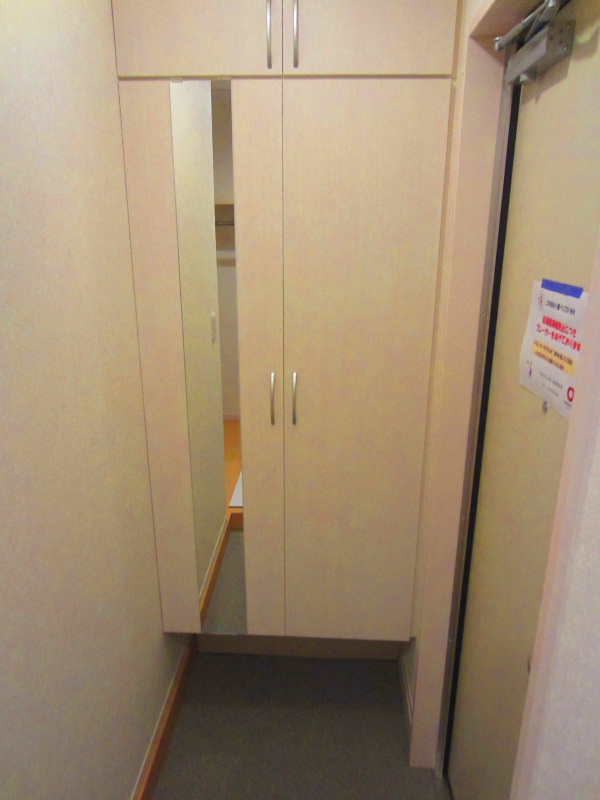 リバーヴィクトワール 玄関