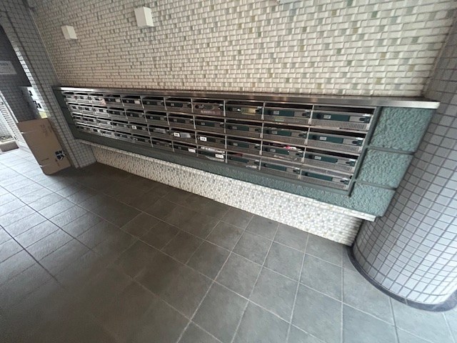 ホロンプラザ行徳 ロビー