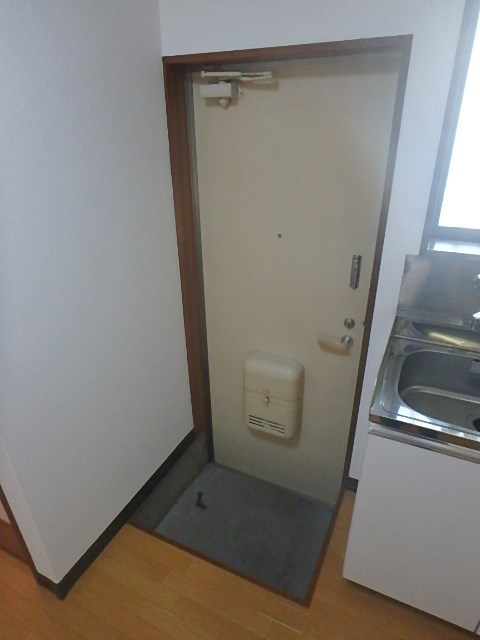 平和コーポ１号館 玄関