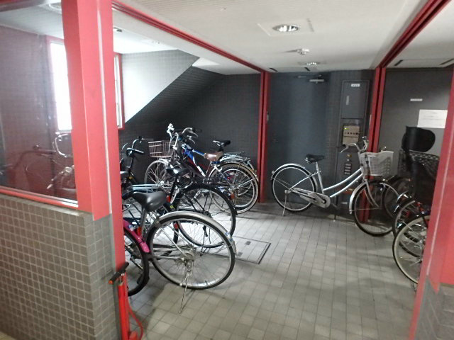 サニーサイドヴィラ   駐車場