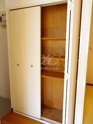 ファミーユＫＡＤＯ 収納