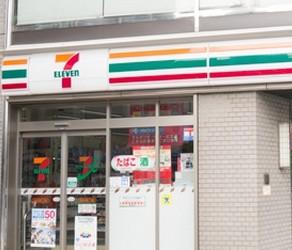 プラセル平井  コンビニ