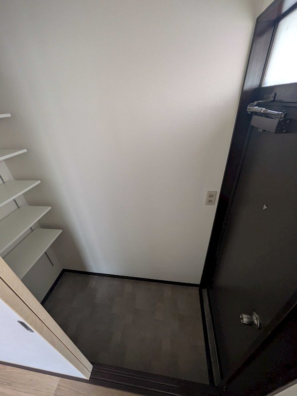 本一色1丁目戸建 玄関