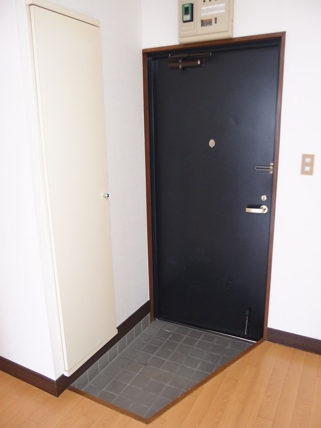 ドミール福本 玄関