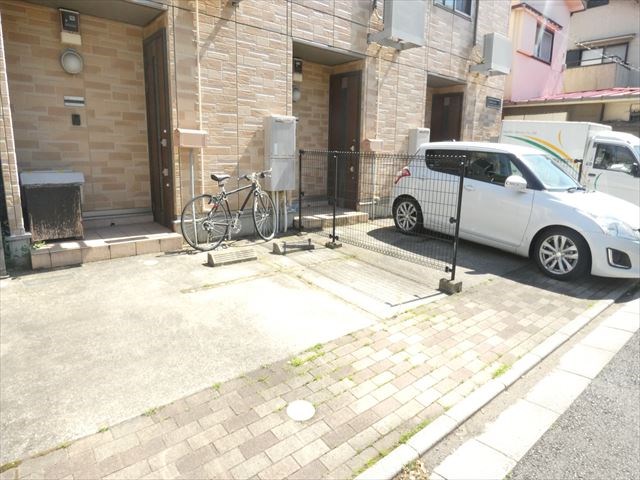 HALE　LUANA 駐車場