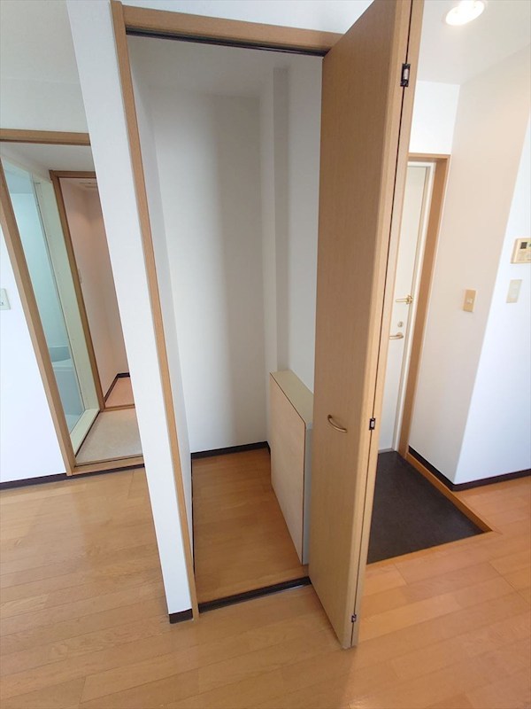 本所レジデンス 収納