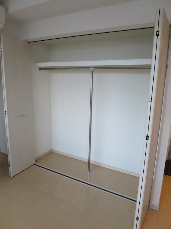アイフォート千住曙町  収納
