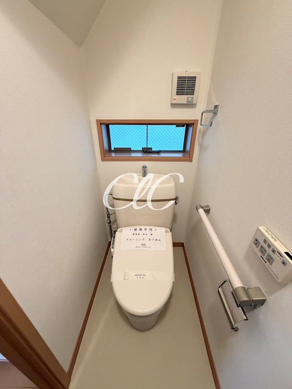 鹿骨2丁目戸建 トイレ
