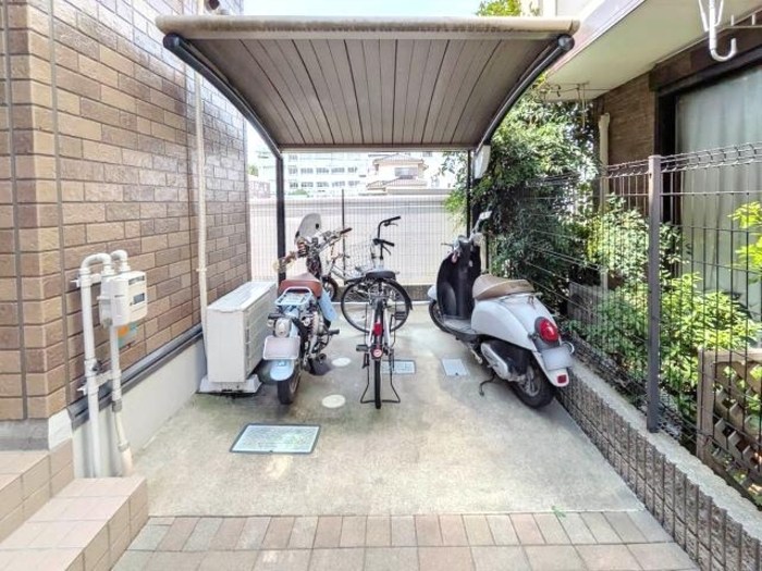 アネックス壱・弐番館 駐車場