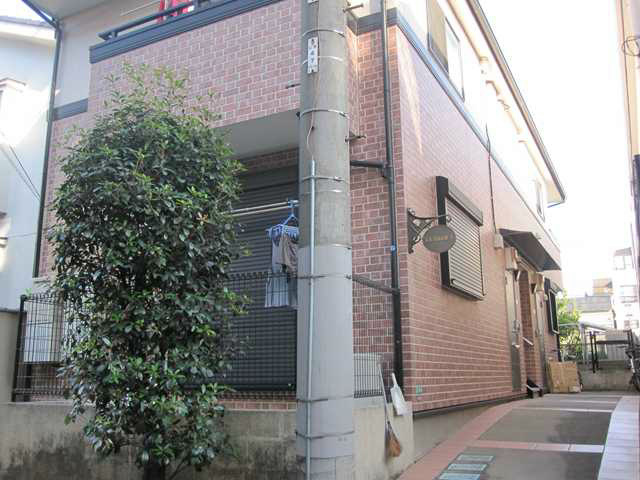 LS　CREW　J エントランス