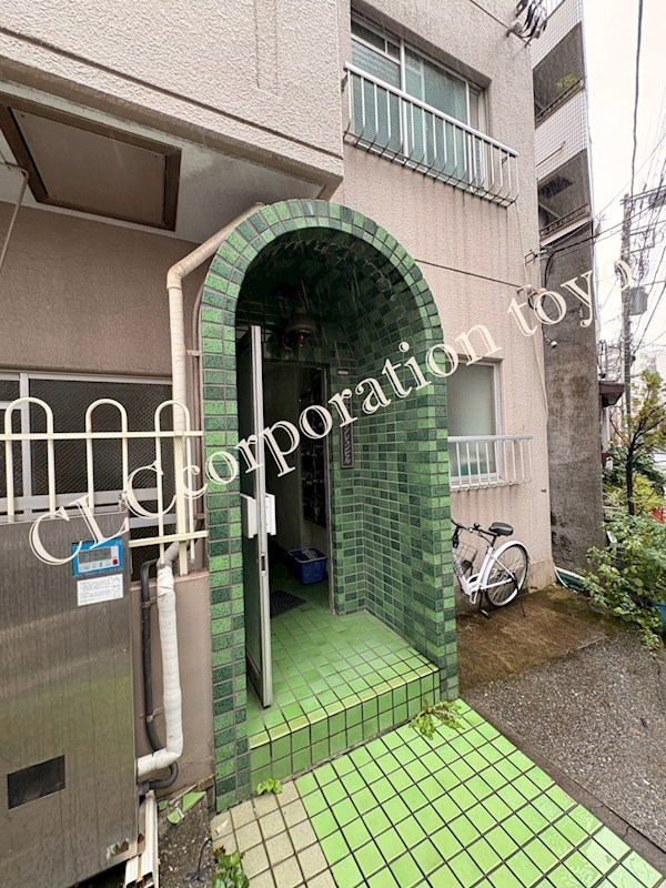 林産業マンションビル エントランス