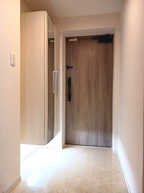 ソレアード志茂 玄関