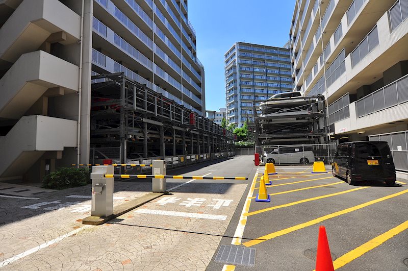 ロイヤルパークスリバーサイド  駐車場