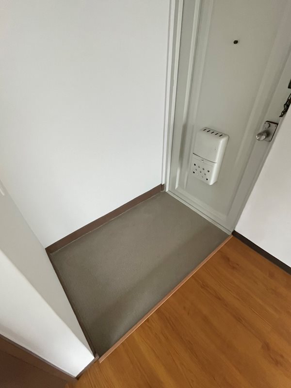 横山マンション 玄関