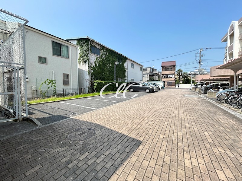 コーポレート江戸川 駐車場