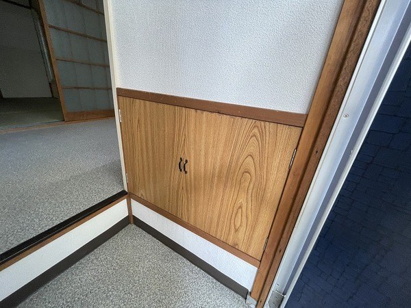 フラット吉田 玄関