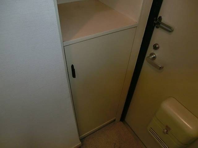 フラワーハイツ 玄関