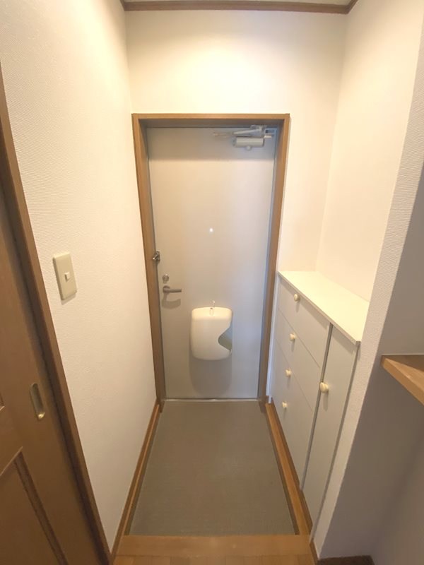 八木マンション 玄関