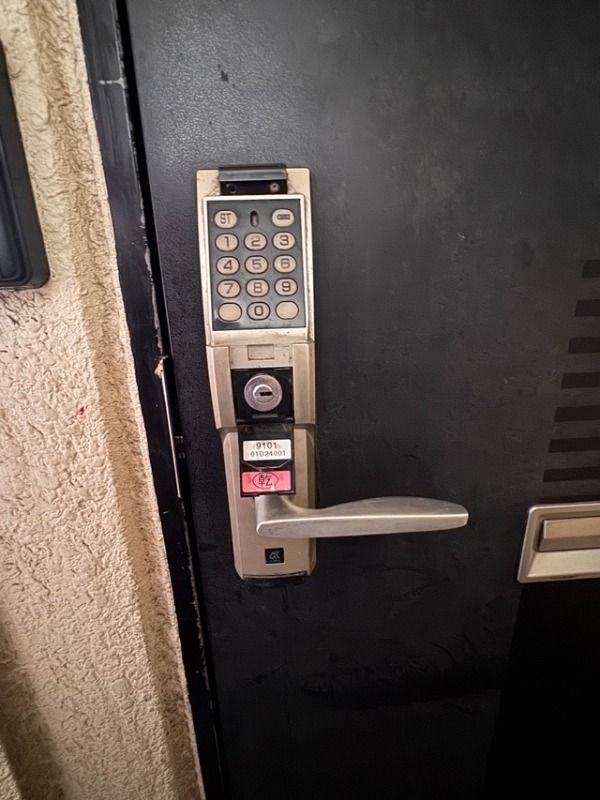 金成ビル 玄関