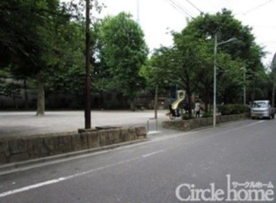 金成ビル 駐車場