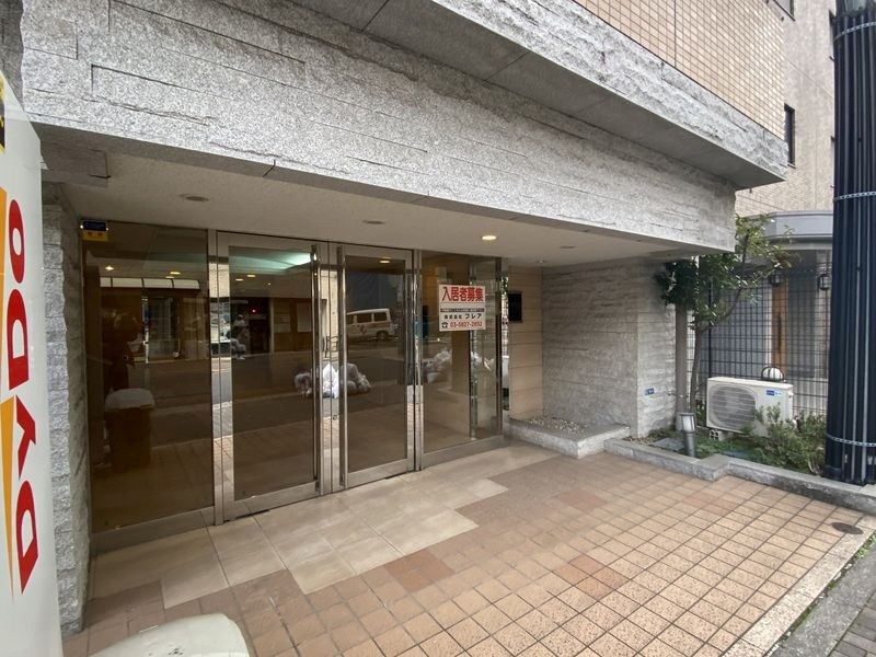 レフィーズ上野 エントランス