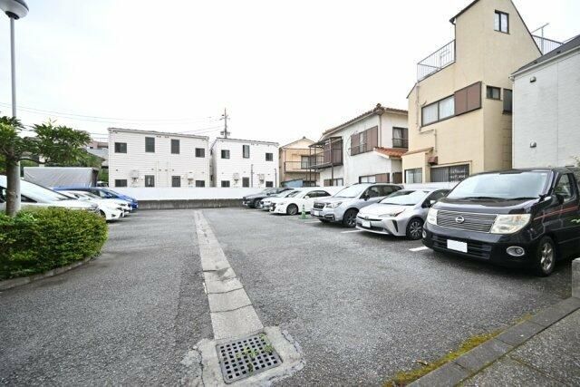 ダイヤモンドメゾン平井 駐車場