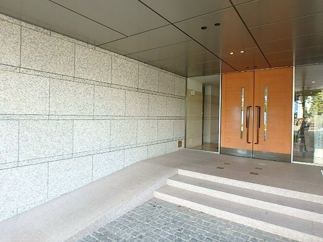 LANAI　T　GARDEN エントランス