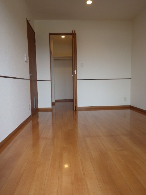 ロイヤルパークス新田 ベッドルーム