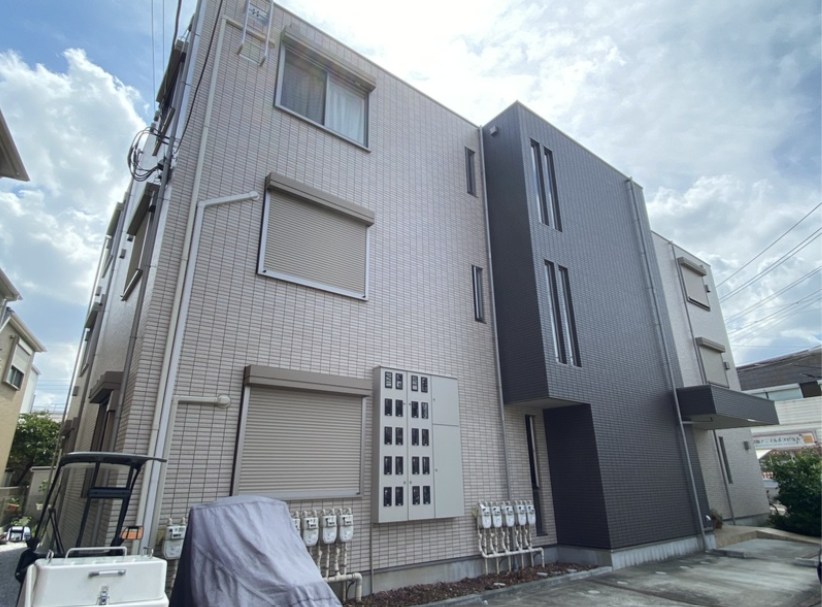 グラッツェ鎌倉 玄関