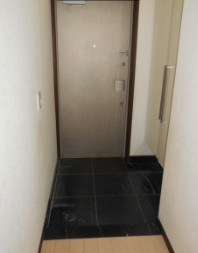 コンフォートパレス六町 玄関