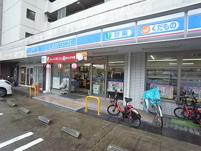 フラッツ・ジャスミン コンビニ