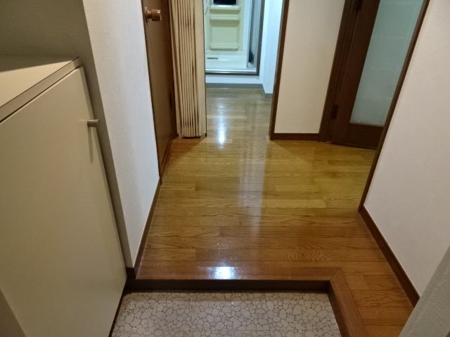 メゾンドール大町 玄関