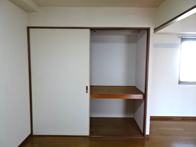 メゾンドール大町 収納