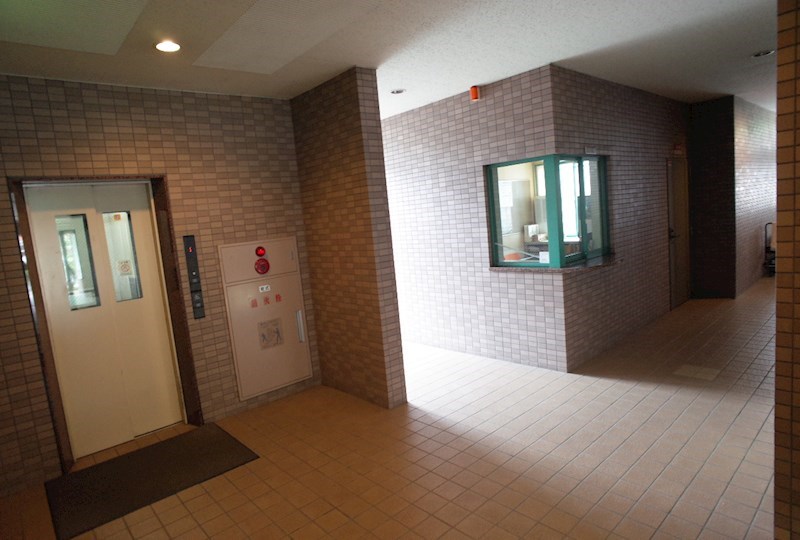 上杉五番館 エントランス
