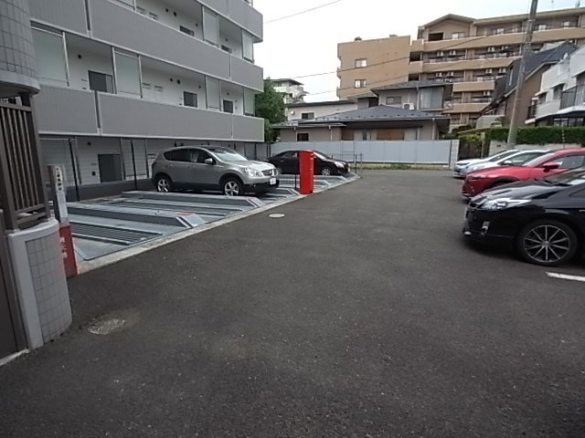 レーベンス柏木 駐車場