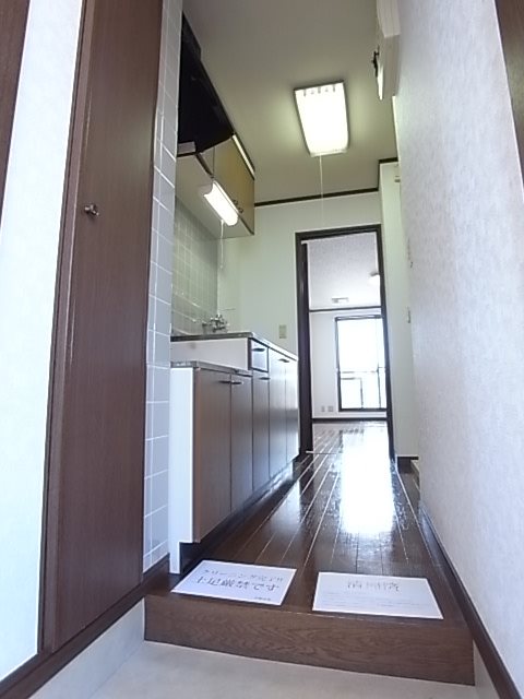 アヴニール萩野町 玄関