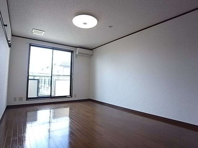 アヴニール萩野町 リビング