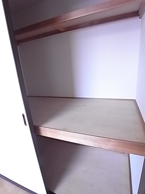 第十三ショーケービル　 収納