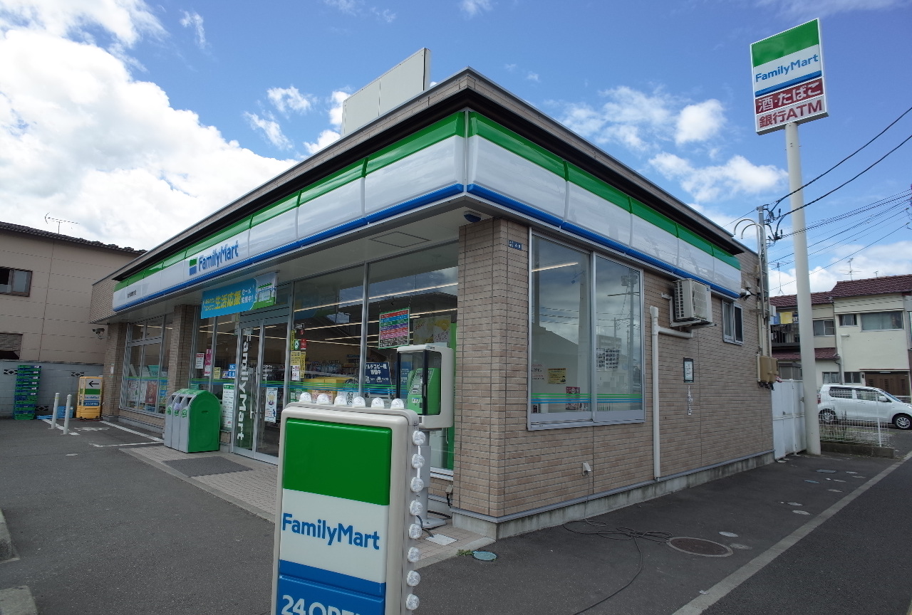 ララパルフェ薬師堂 コンビニ