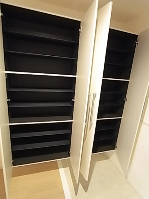 ルミエール　エイトク一番町 庭