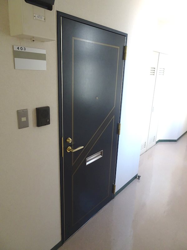 ファミールかんの 玄関