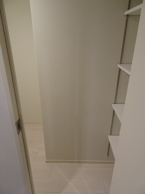 シーズンフラッツ一番町 収納