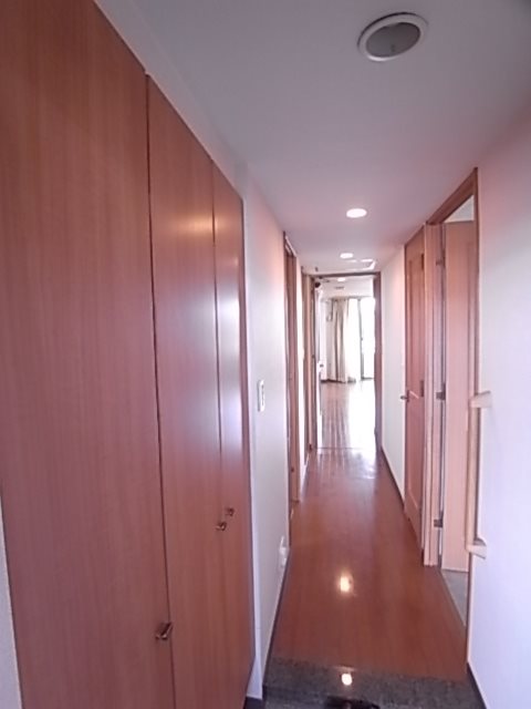 ライオンズマンション通町 玄関