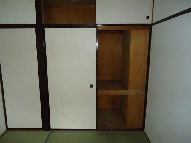 コーポパシフィック立町 収納
